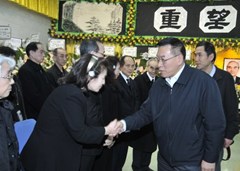 梁披雲(yún)老先生過世照片