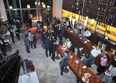來自海內(nèi)外青年歡聚濠江